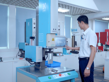 氣動VS伺服超聲波焊接機，誰是工業(yè)焊接王者？